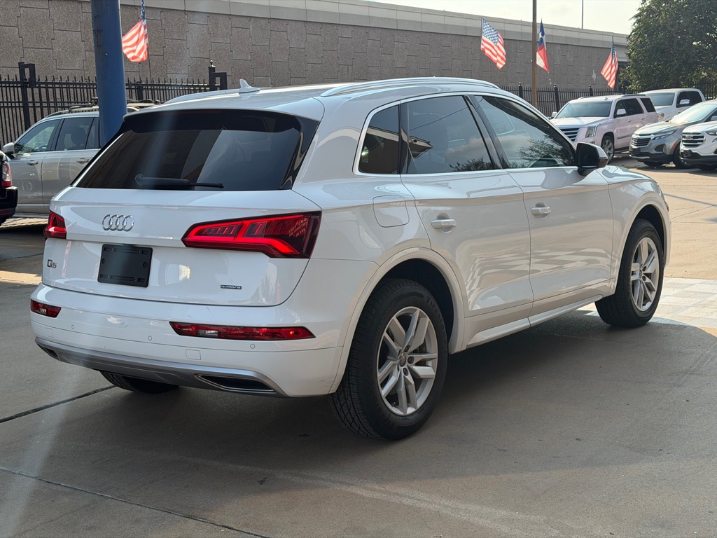 Photo 4 of this AUDI Q5