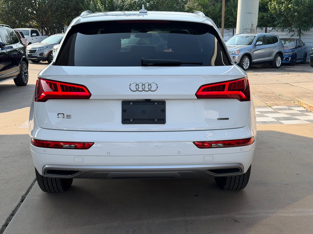 Photo 3 of this AUDI Q5