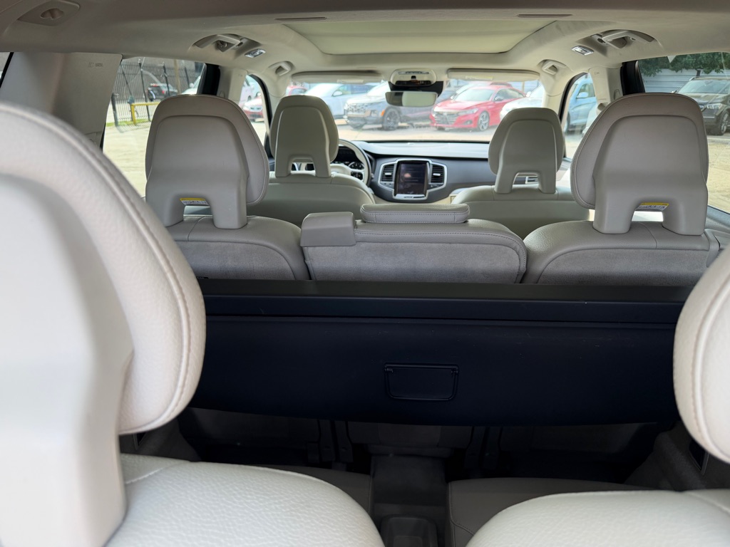 Photo 24 of this VOLVO XC90