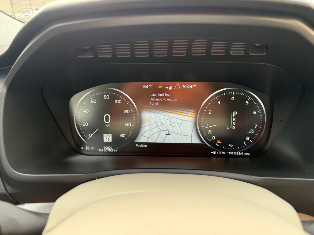 Photo 10 of this VOLVO XC90