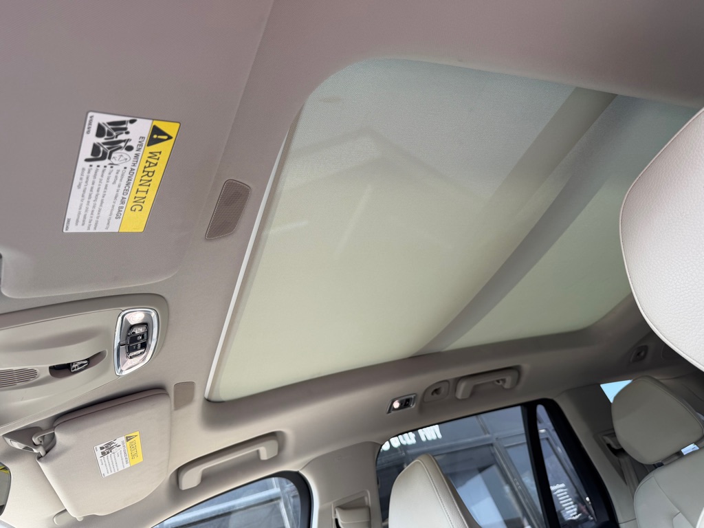 Photo 9 of this VOLVO XC90