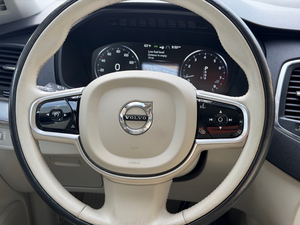 Photo 19 of this VOLVO XC90