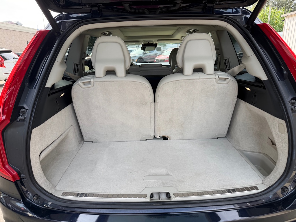 Photo 23 of this VOLVO XC90