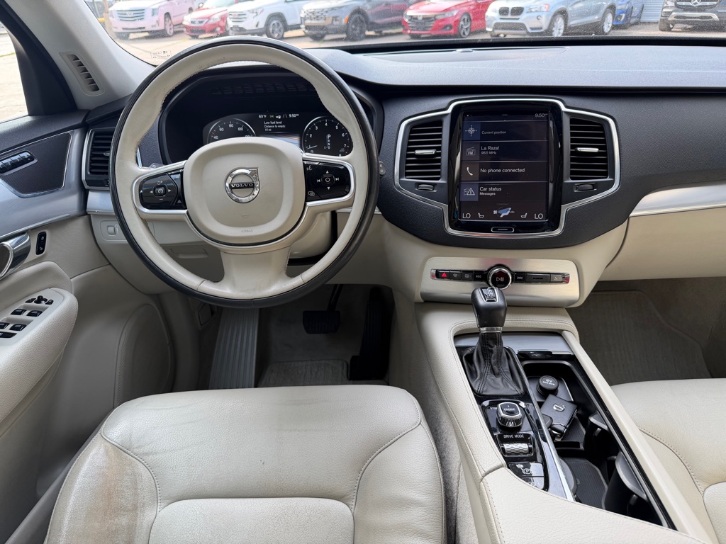 Photo 16 of this VOLVO XC90