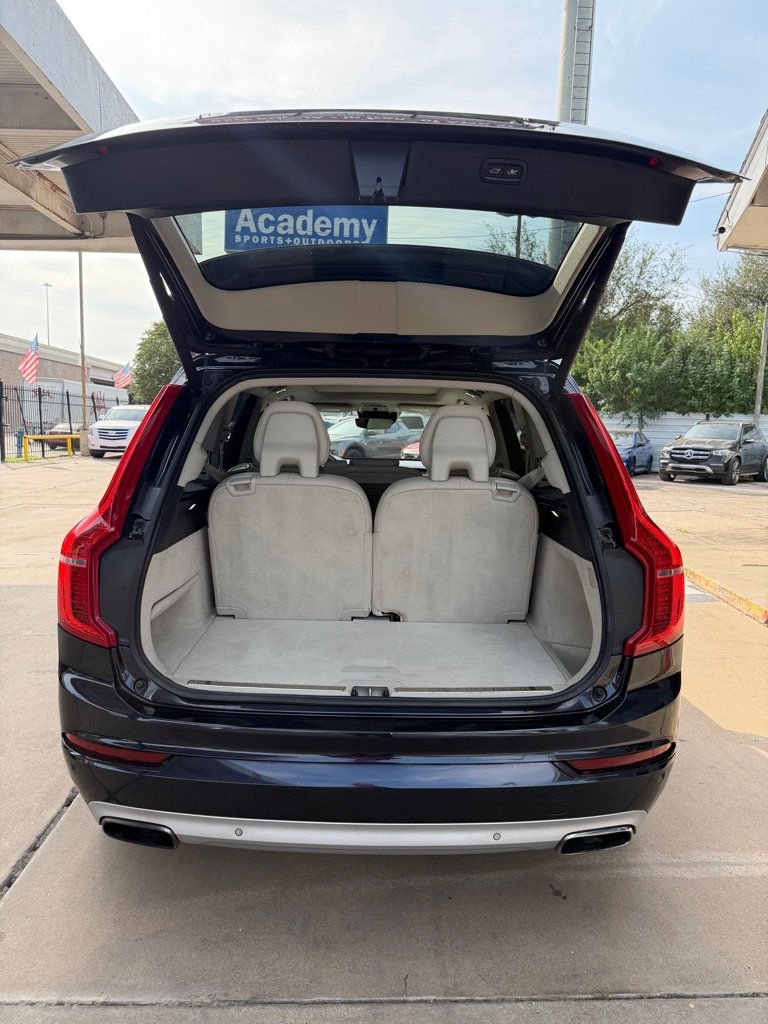 Photo 25 of this VOLVO XC90