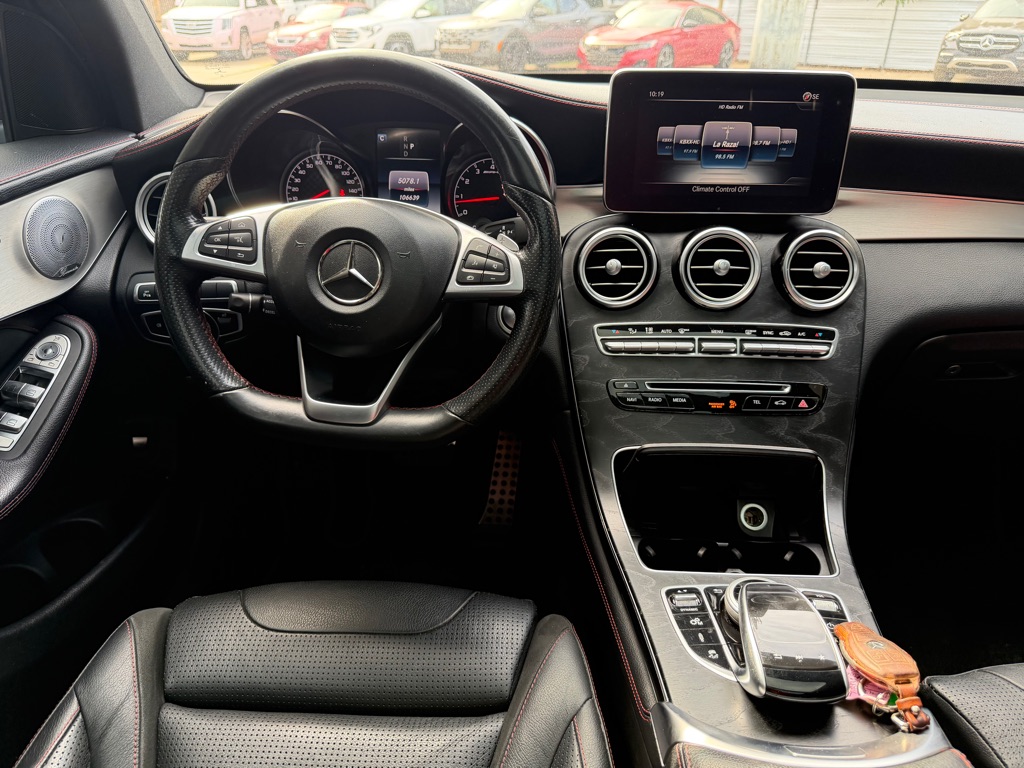 Photo 13 of this MERCEDES-BENZ GLC