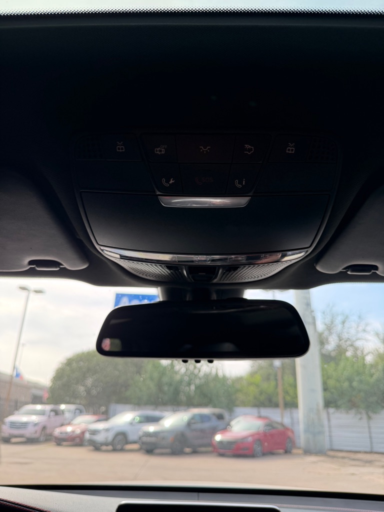 Photo 16 of this MERCEDES-BENZ GLC