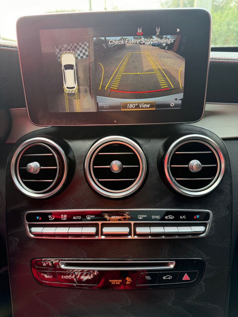 Photo 11 of this MERCEDES-BENZ GLC