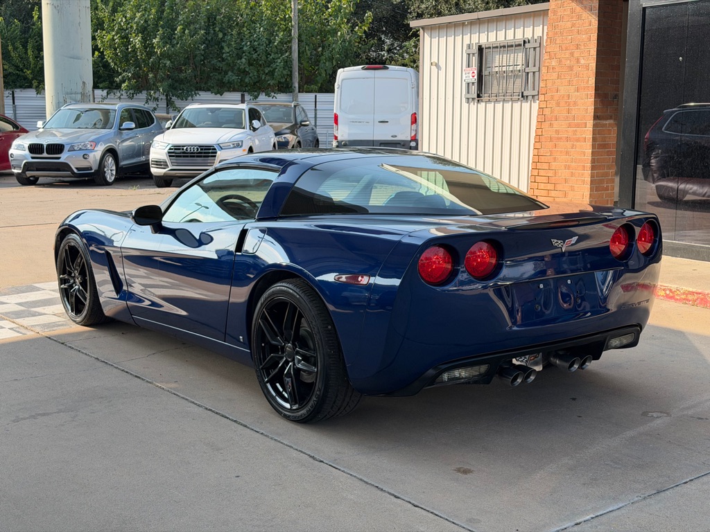 Photo 2 of this CHEVROLET CORVETTE