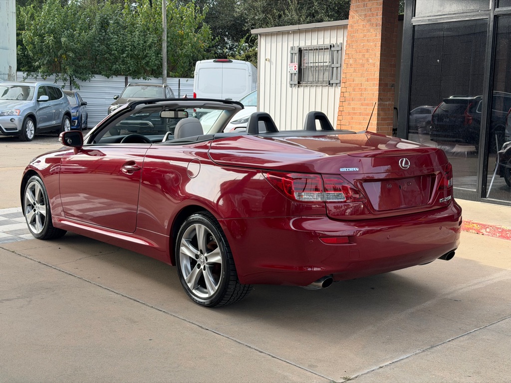 Photo 4 of this LEXUS IS