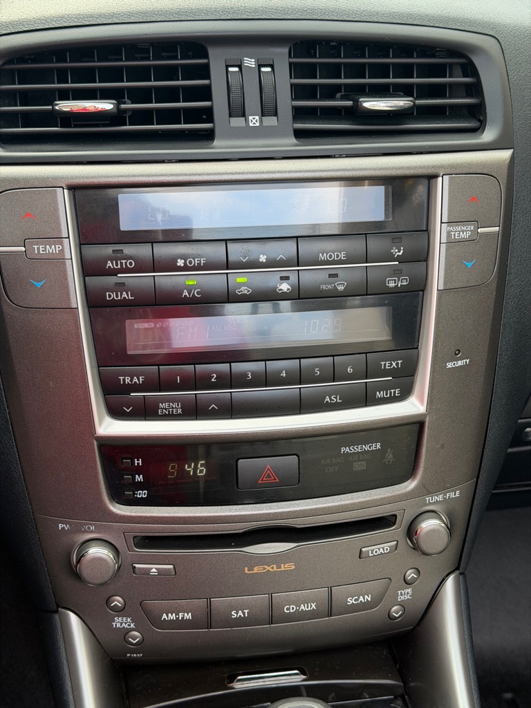 Photo 12 of this LEXUS IS