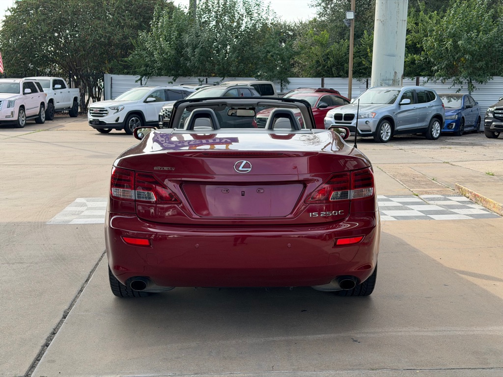 Photo 5 of this LEXUS IS