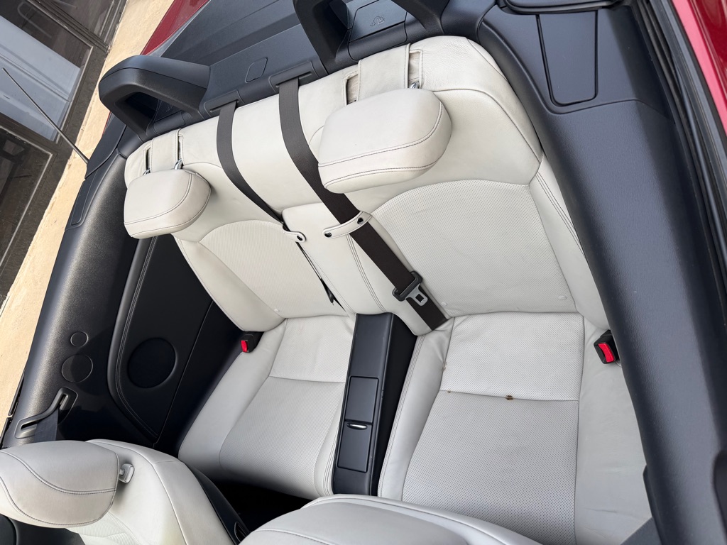 Photo 9 of this LEXUS IS