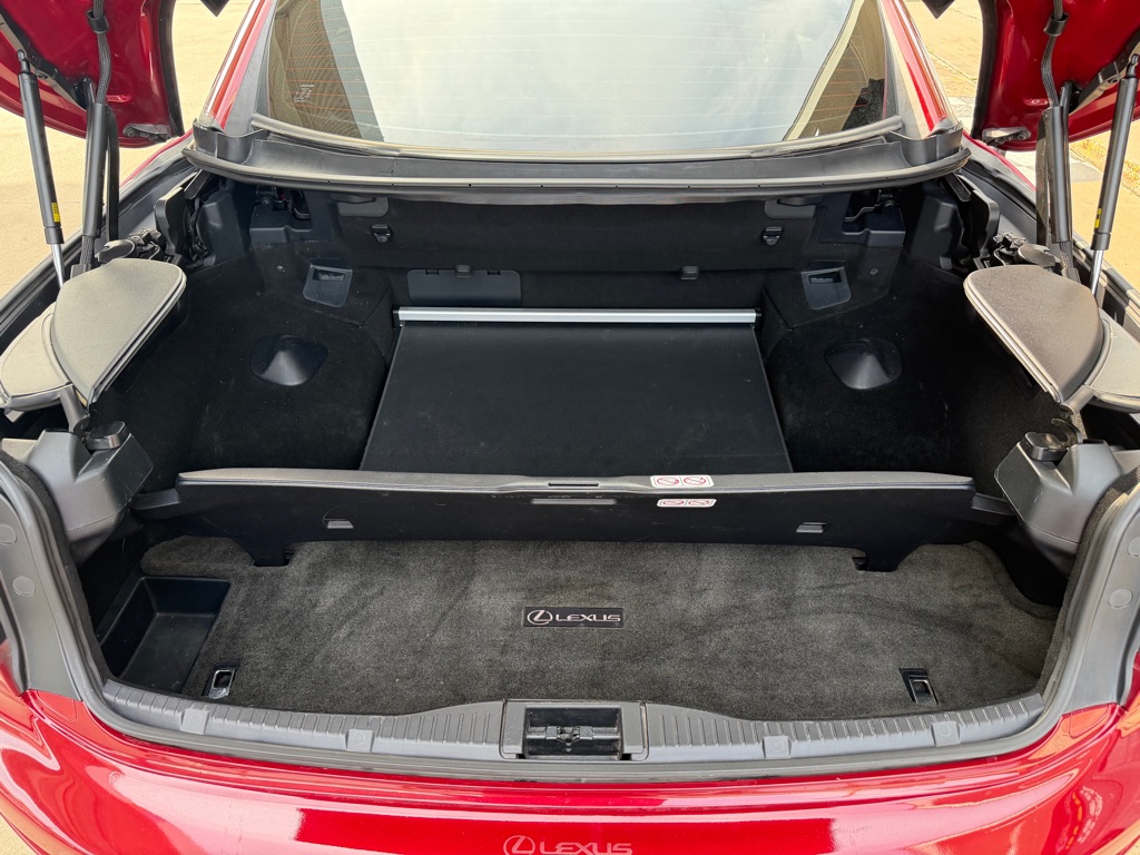 Photo 17 of this LEXUS IS