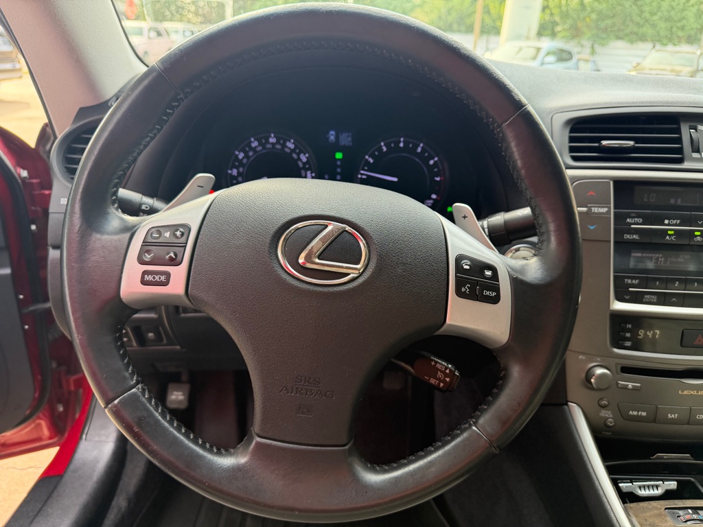 Photo 15 of this LEXUS IS