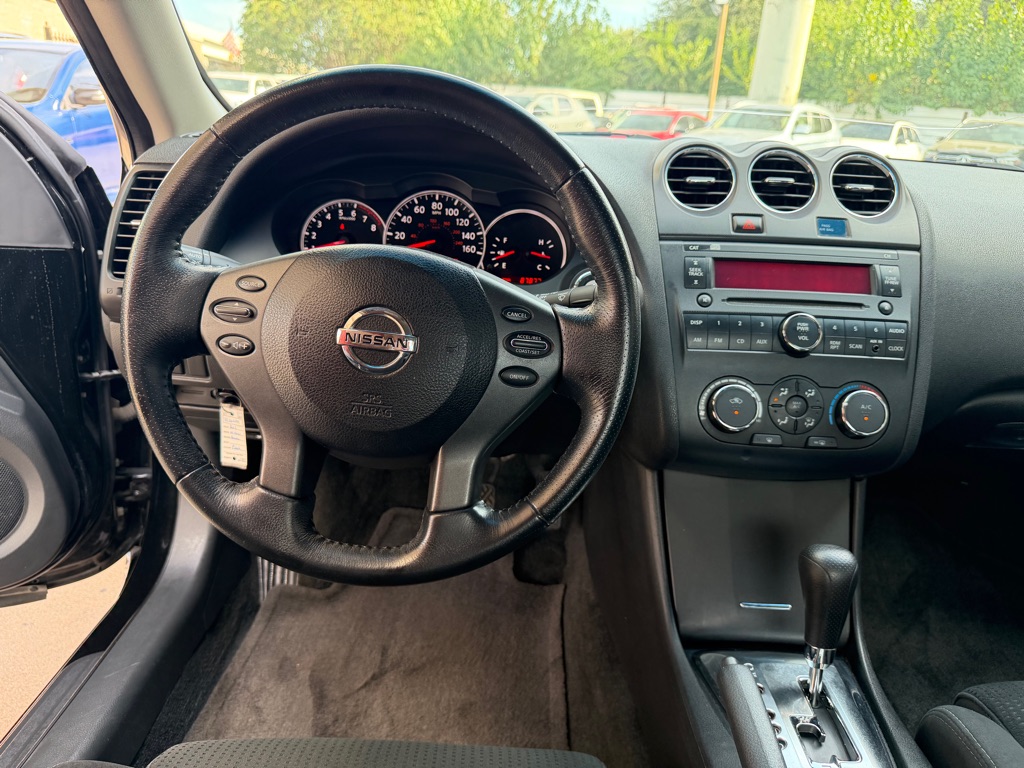 Photo 15 of this NISSAN ALTIMA