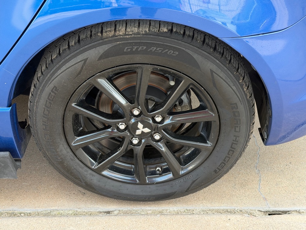 Photo 18 of this MITSUBISHI LANCER