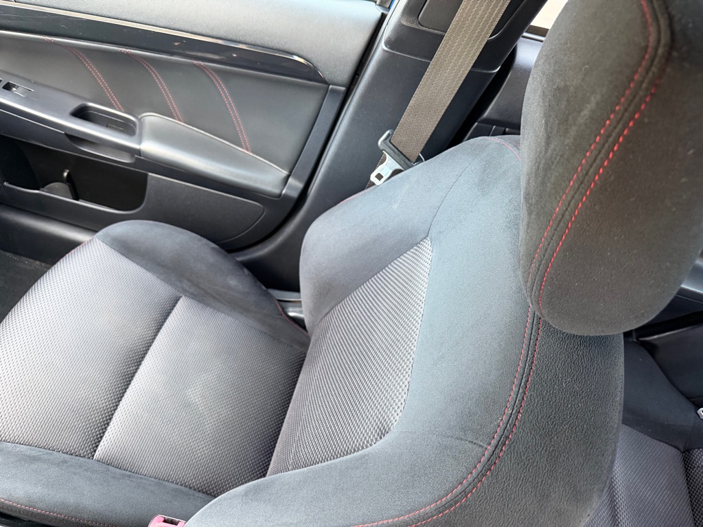 Photo 14 of this MITSUBISHI LANCER