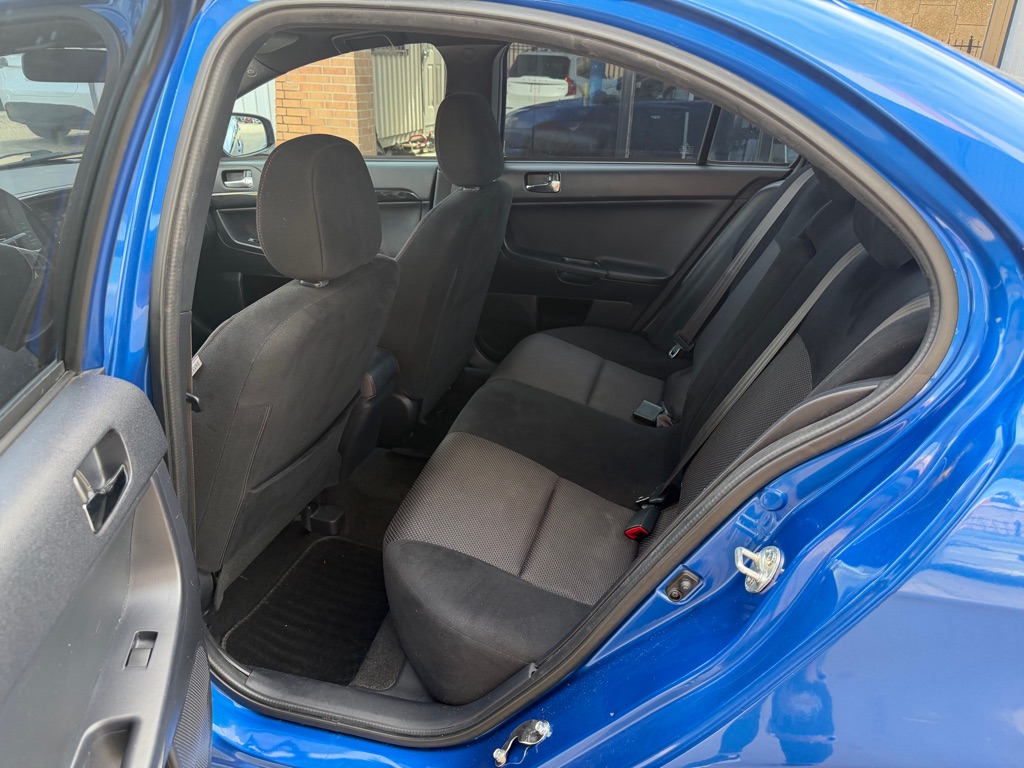 Photo 8 of this MITSUBISHI LANCER