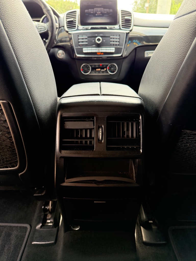 Photo 15 of this MERCEDES-BENZ GLE