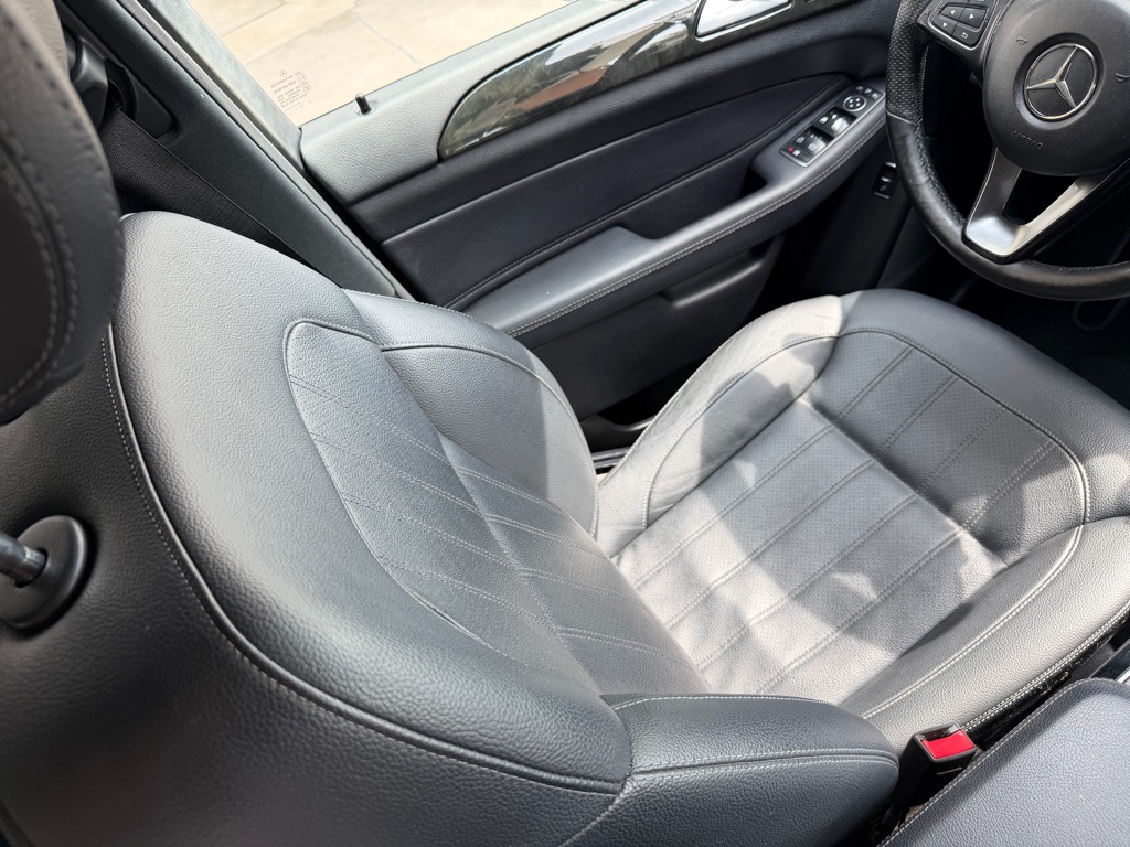 Photo 21 of this MERCEDES-BENZ GLE