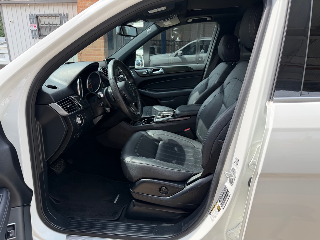 Photo 7 of this MERCEDES-BENZ GLE