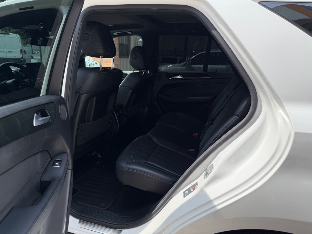 Photo 8 of this MERCEDES-BENZ GLE
