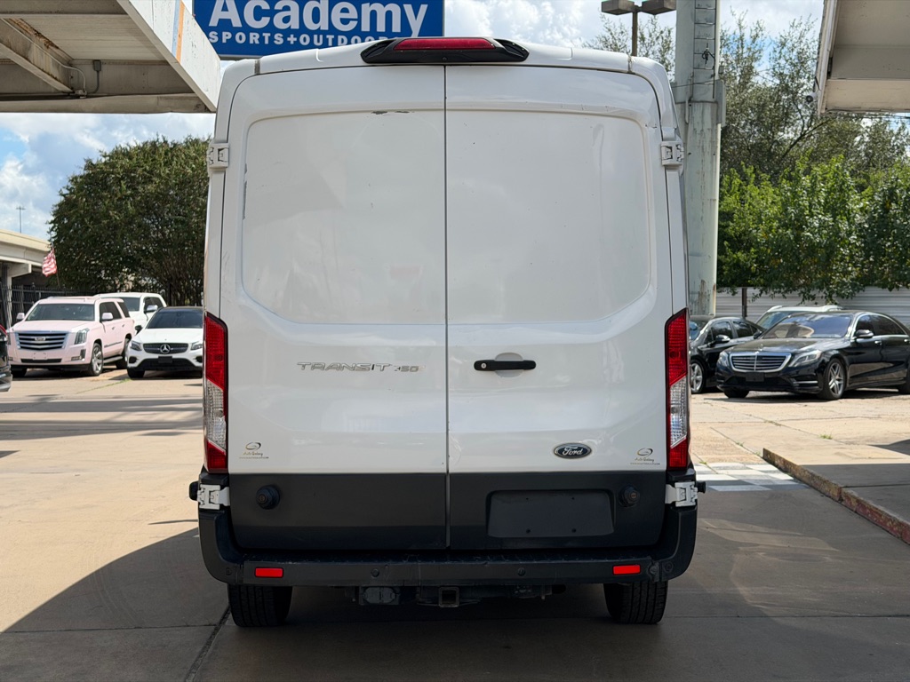 Photo 4 of this FORD TRANSIT