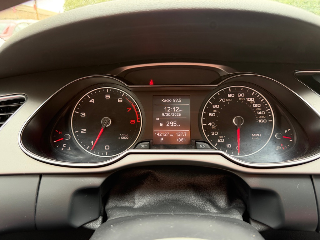 Photo 14 of this AUDI A4