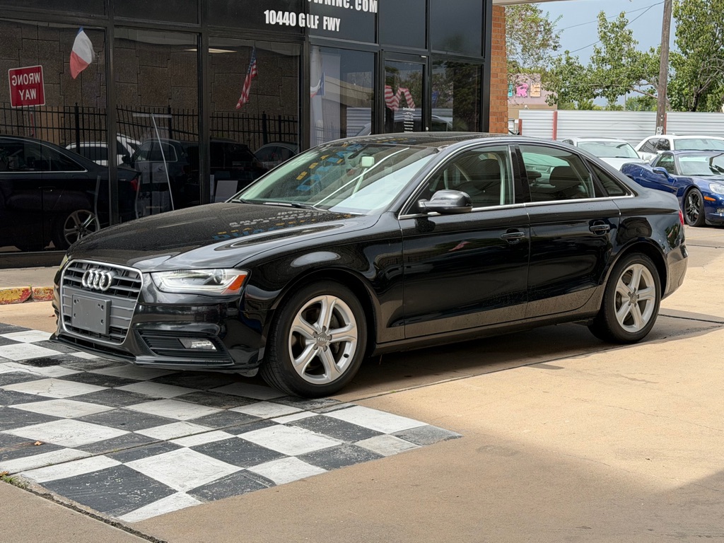 Photo 2 of this AUDI A4