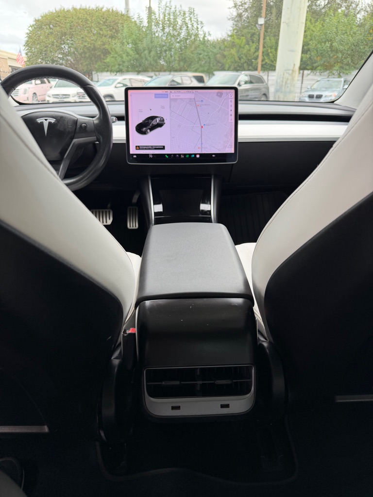 Photo 13 of this TESLA MODEL 3