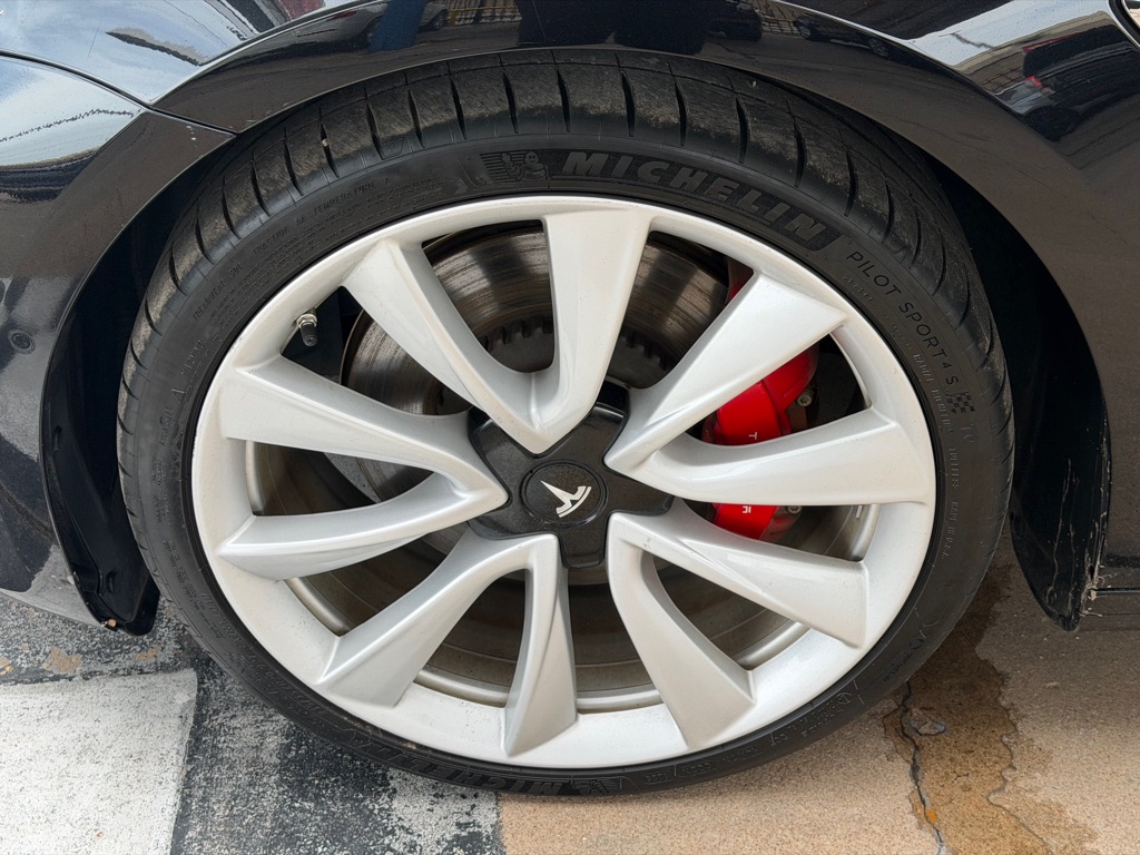 Photo 20 of this TESLA MODEL 3