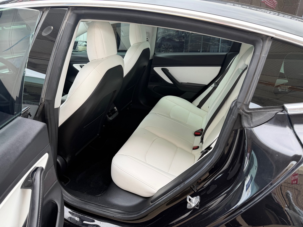 Photo 9 of this TESLA MODEL 3