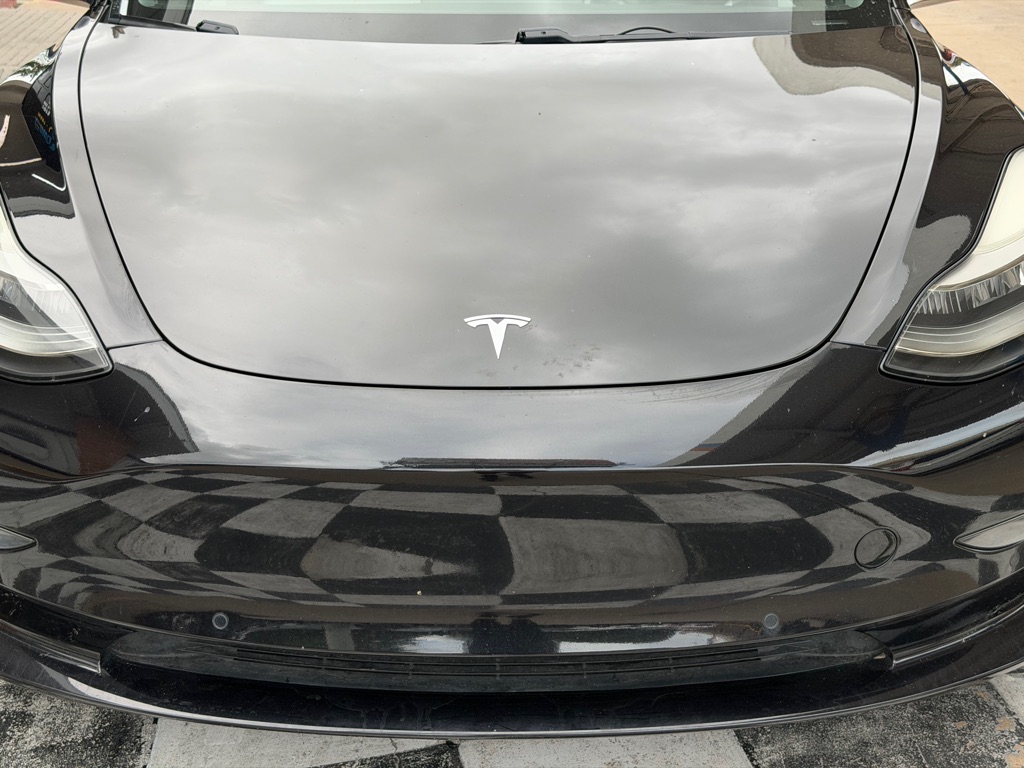 Photo 7 of this TESLA MODEL 3