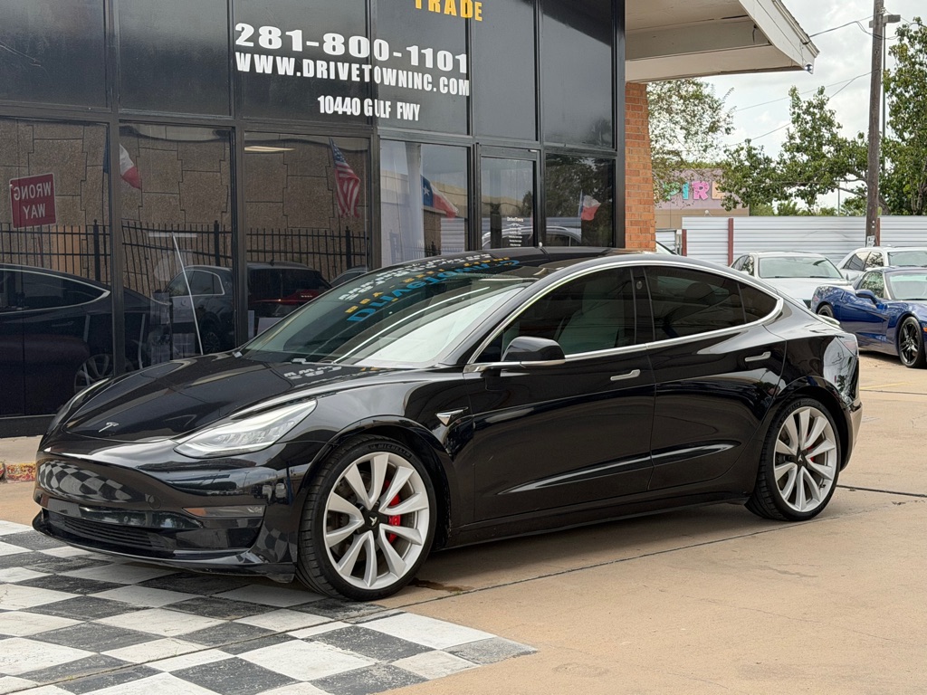 Photo 2 of this TESLA MODEL 3