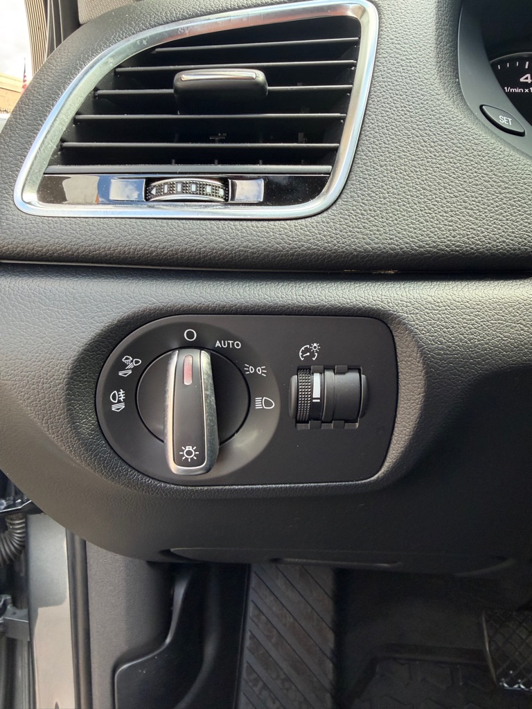 Photo 14 of this AUDI Q3