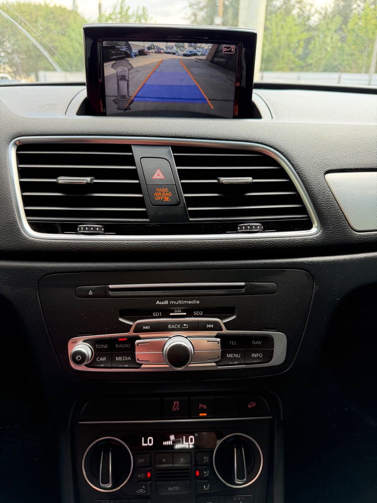 Photo 12 of this AUDI Q3