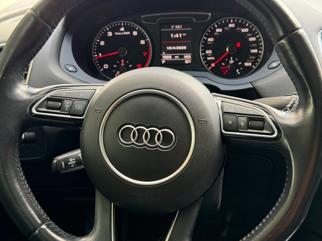 Photo 18 of this AUDI Q3
