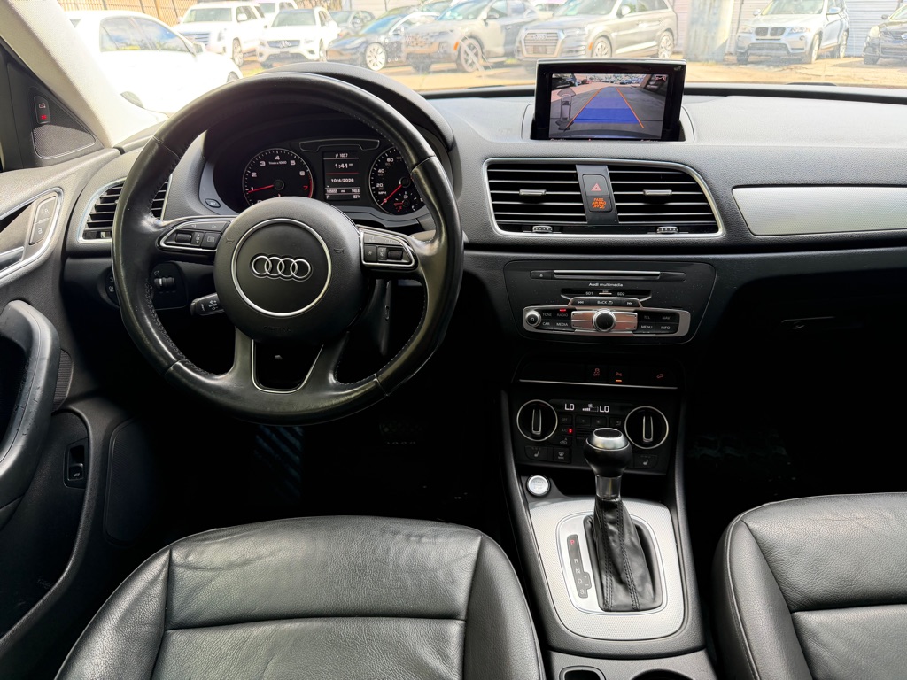 Photo 16 of this AUDI Q3