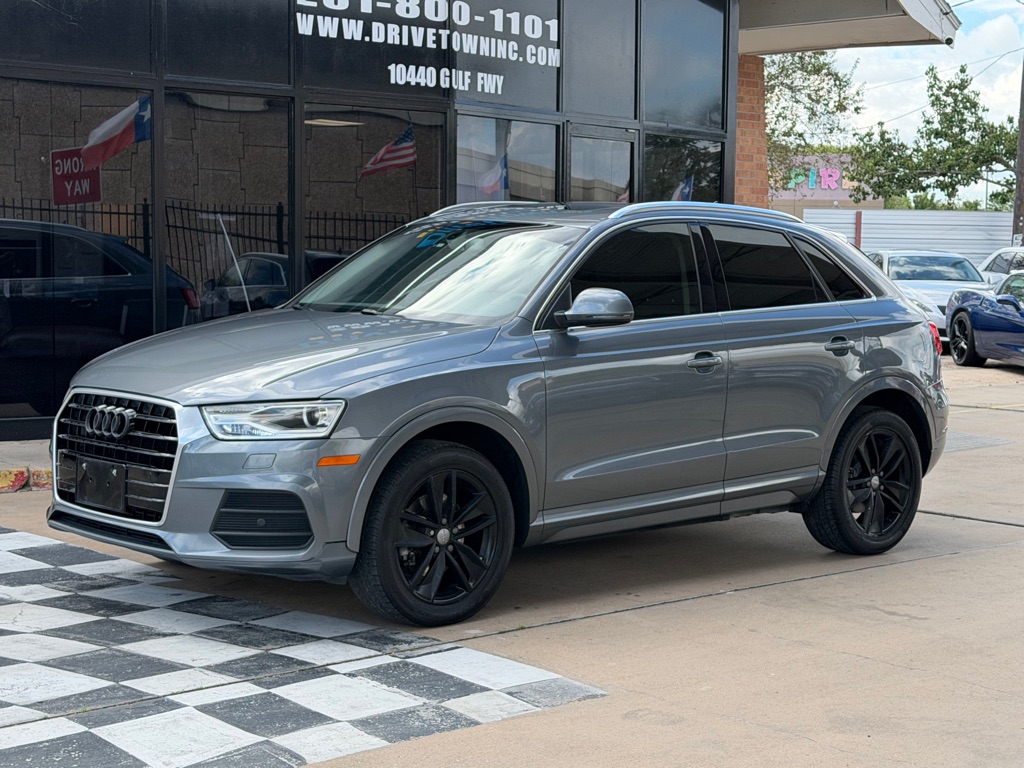 Photo 2 of this AUDI Q3