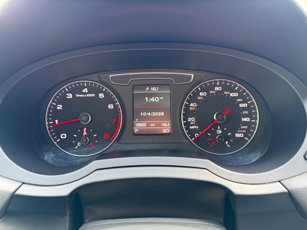 Photo 10 of this AUDI Q3