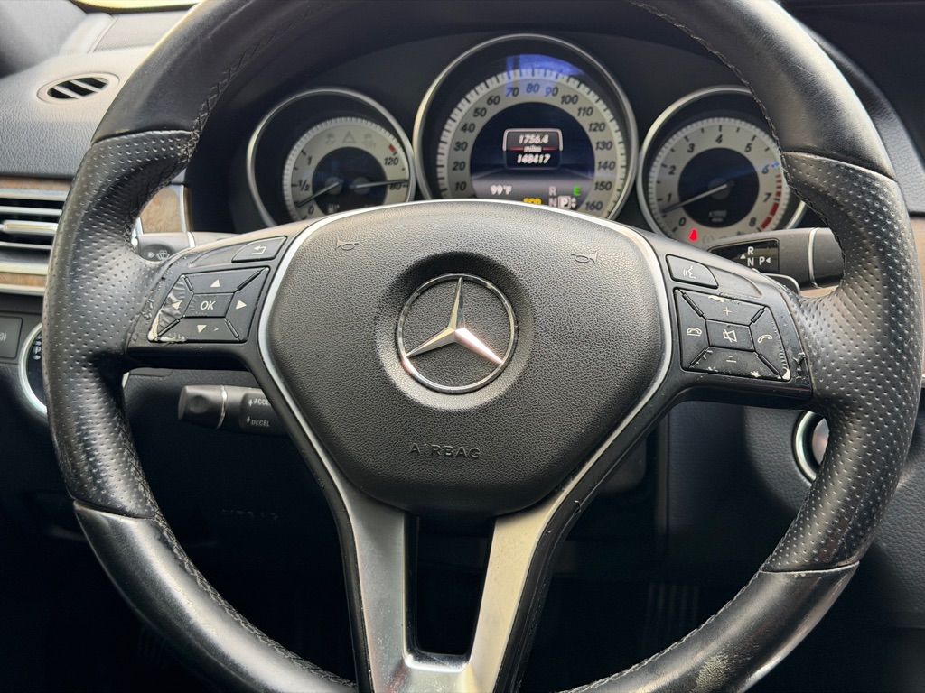 Photo 18 of this MERCEDES-BENZ E-CLASS