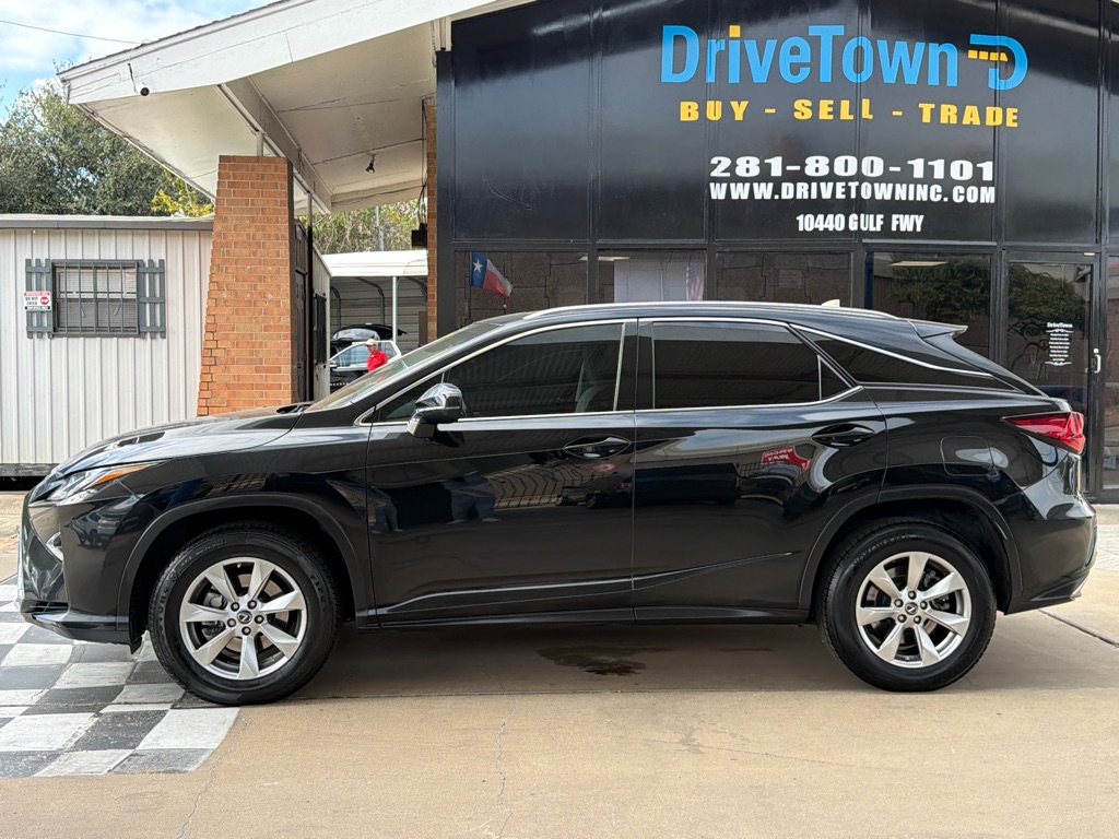 Photo 2 of this LEXUS RX