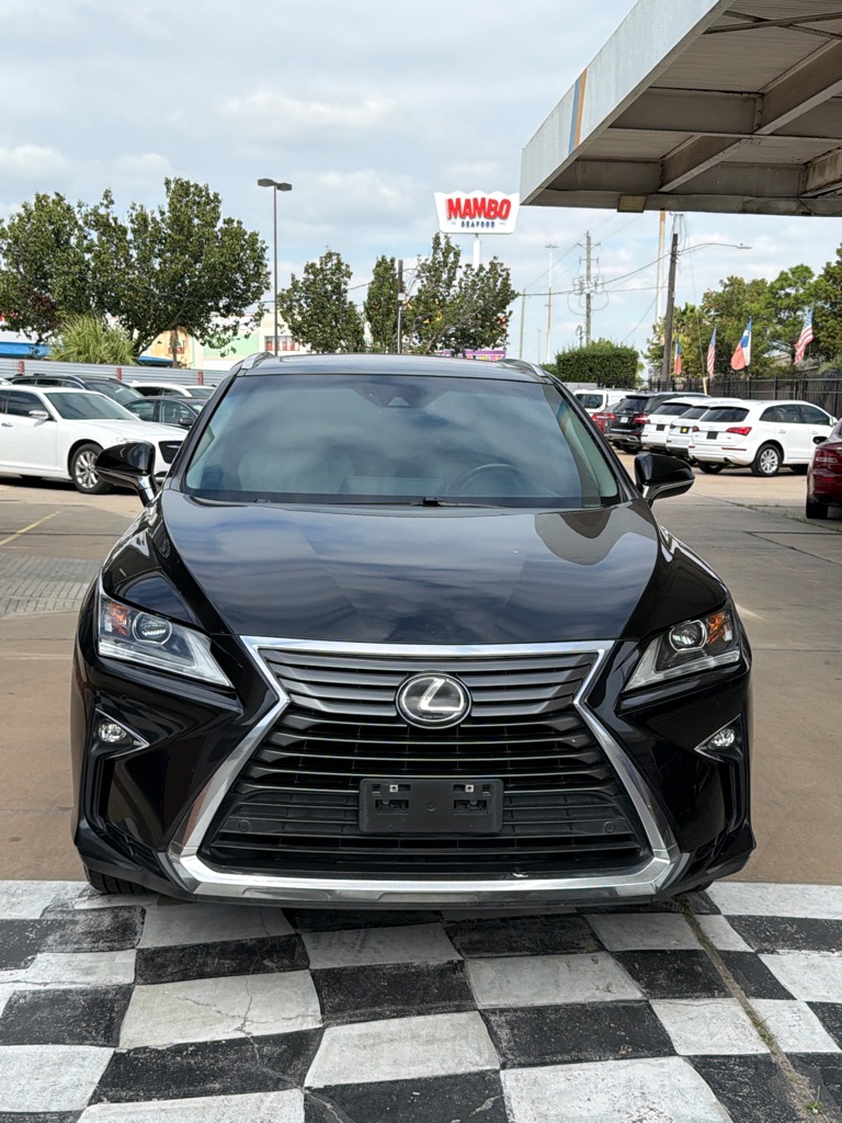Photo 7 of this LEXUS RX