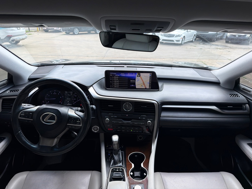 Photo 11 of this LEXUS RX