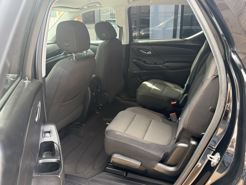 Photo 9 of this CHEVROLET TRAVERSE