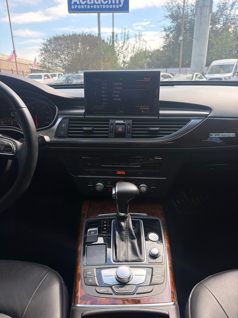 Photo 14 of this AUDI A6