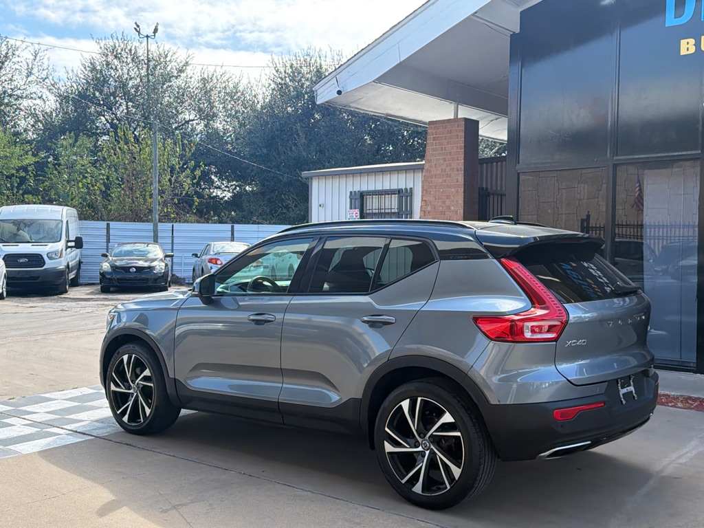 Photo 3 of this VOLVO XC40