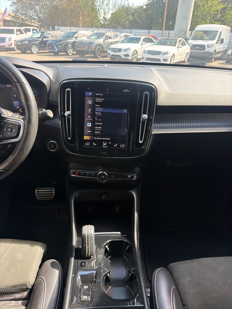 Photo 14 of this VOLVO XC40
