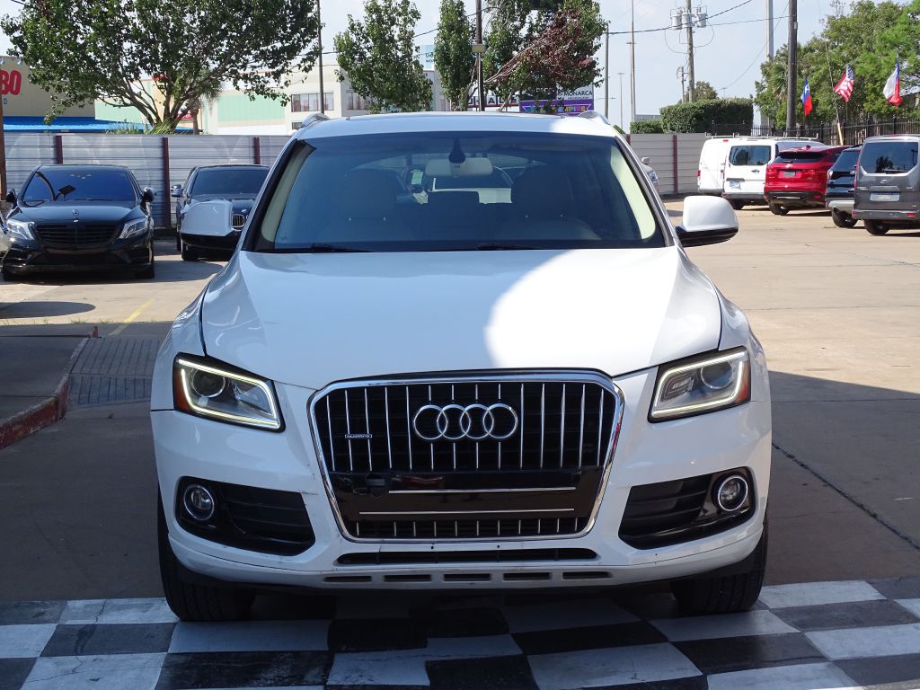 Photo 10 of this AUDI Q5